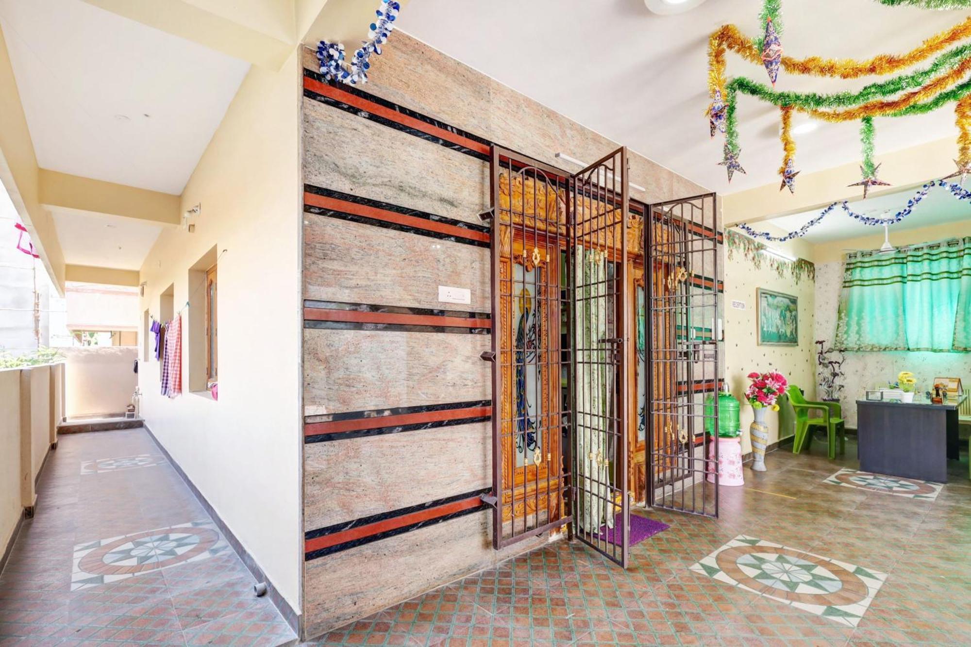 Sri Sakthi Home Stay - Beyond The Expectations- 10 To 15 Minutes Drive From Railway Station And Bus Station Tirupati Esterno foto